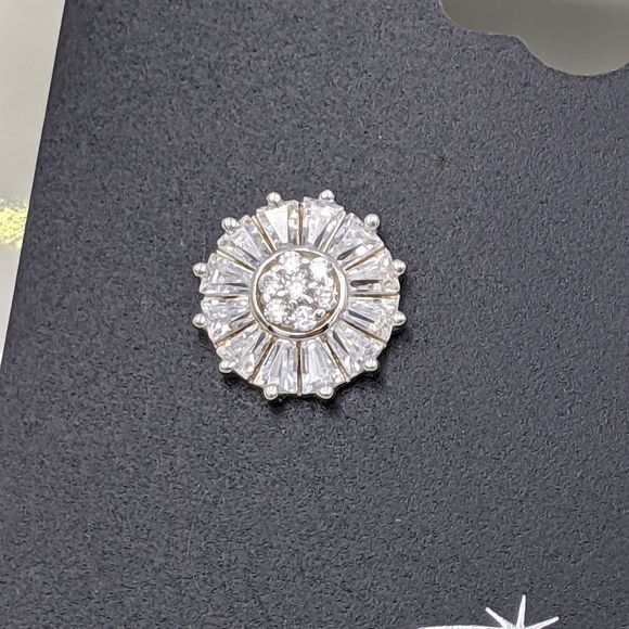 ✨3 for 25✨ Sterling Silver CZ Round Stud Earings - Picture 4 of 5